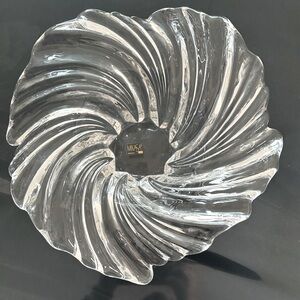 Mikasa crystal bowl. New without tags 10 inches across 11 inches diagonally.